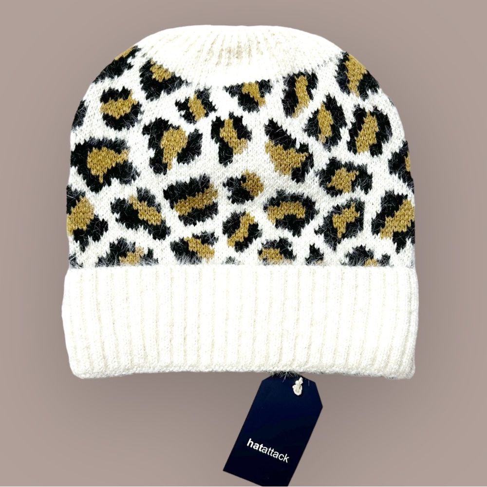 NWT Revolve Hat Attack Snow Leopard Beanie in Ivory Women’s OS
